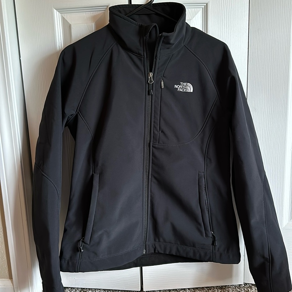 North Face Coat, women’s Medium, still in great condition